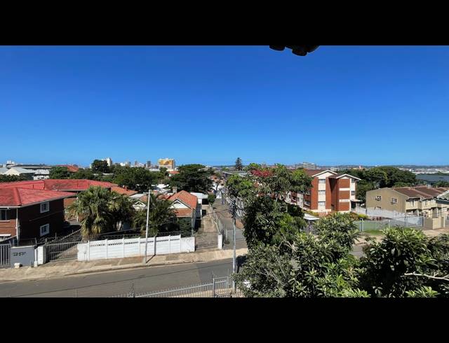 11 BEDROOM APARTMENT BLOCK FOR SALE IN BULWER